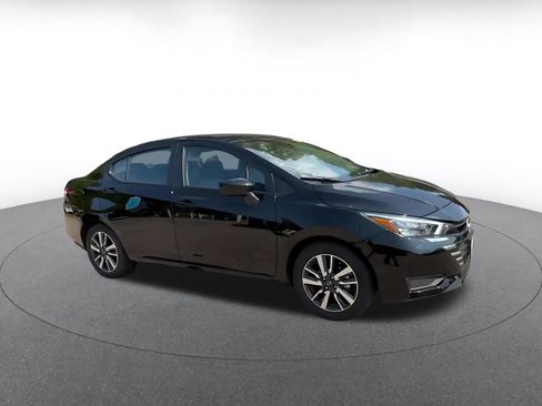 Used 2025 Nissan Versa SV FWD image 2