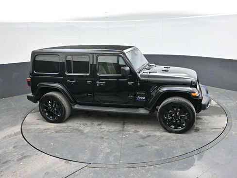 Used 2023 Jeep Wrangler Unlimited Sahara w/ Cold Weather Group AWD/4WD image 33