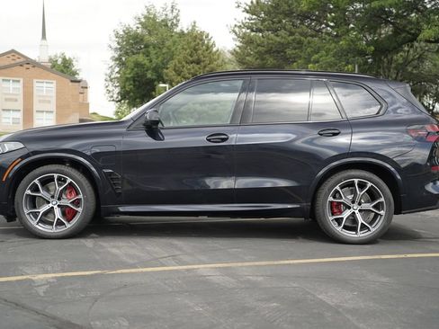 New 2026 BMW X5 xDrive50e w/ M Sport Package AWD/4WD image 2