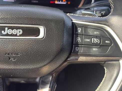 Used 2022 Jeep Grand Cherokee L Limited AWD/4WD image 10