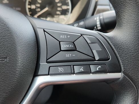 Used 2025 Nissan Altima 2.5 SV FWD image 16