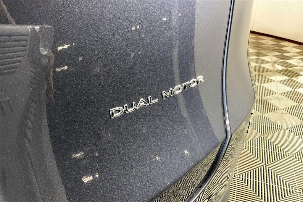 Used 2023 Tesla Model Y Long Range AWD/4WD image 7