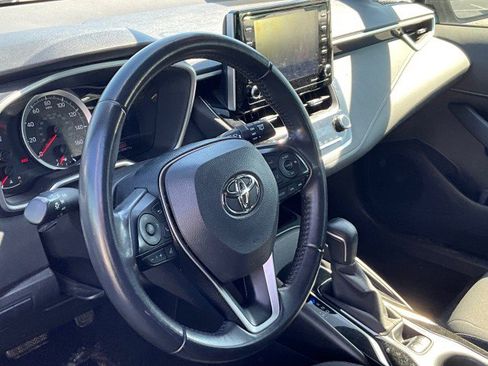 Used 2021 Toyota Corolla SE FWD image 2