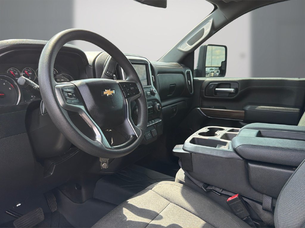 Used 2022 Chevrolet Silverado 2500 LT AWD/4WD image 15