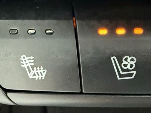 Used 2024 Cadillac XT4 Sport image 32