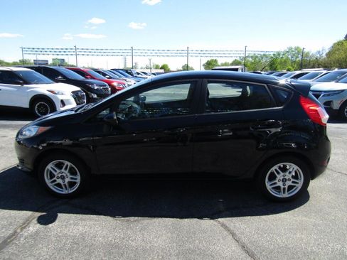 Used 2017 Ford Fiesta SE FWD image 4