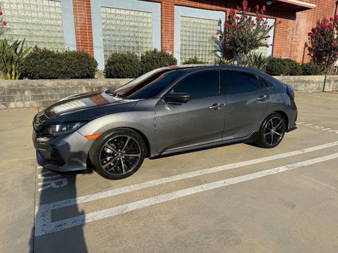 Used 2021 Honda Civic Sport image 2