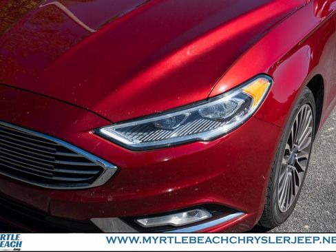 Used 2017 Ford Fusion SE w/ Fusion SE Technology Package image 10