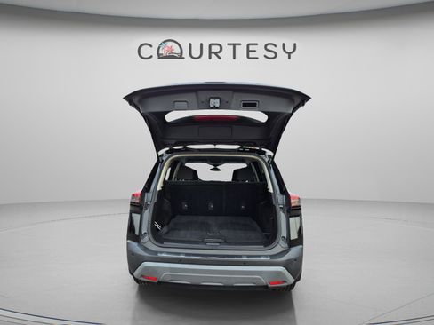Certified 2021 Nissan Rogue SV FWD image 11