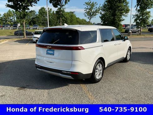 Used 2024 Kia Carnival LX FWD image 6