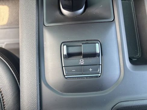 Used 2022 GMC Sierra 1500 AT4 w/ AT4 Premium Package AWD/4WD image 38