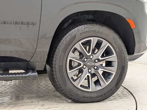 Used 2023 Chevrolet Suburban Z71 w/ Luxury Package image 12