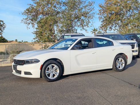 Used 2023 Dodge Charger SXT image 2