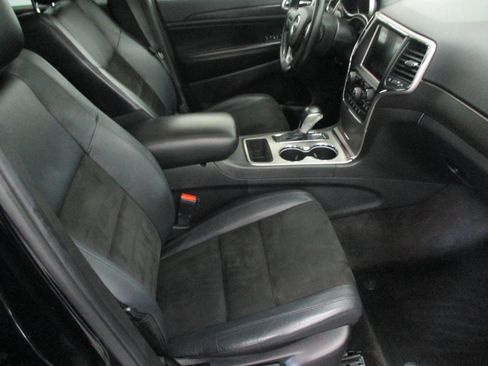 Used 2018 Jeep Grand Cherokee Altitude image 15