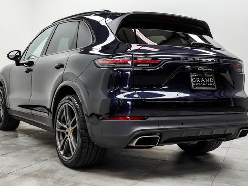 Used 2021 Porsche Cayenne AWD/4WD image 11