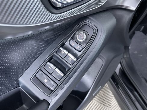 Used 2023 Subaru Crosstrek 2.5i Limited image 14