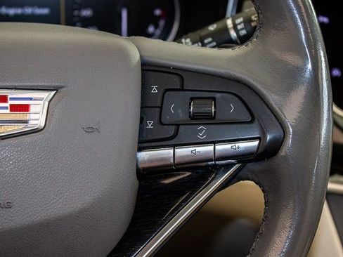 Used 2022 Cadillac XT6 Premium Luxury image 28