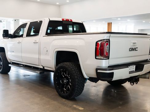 Used 2018 GMC Sierra 2500 Denali w/ Duramax Plus Package image 6