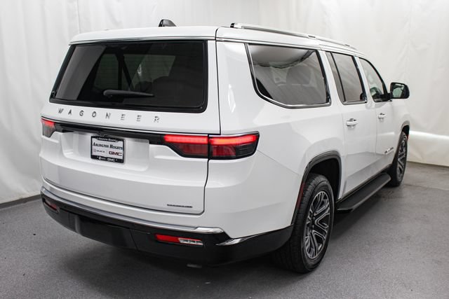 Used 2024 Jeep Wagoneer L Series II RWD image 9