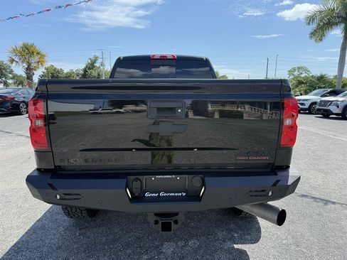 Used 2015 Chevrolet Silverado 2500 High Country w/ Duramax Plus Package AWD/4WD image 4