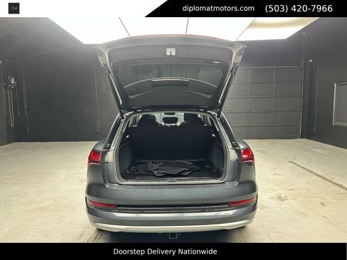 Used 2019 Audi e-tron Prestige w/ Prestige Package image 46