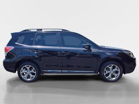Used 2018 Subaru Forester 2.5i Touring AWD/4WD image 6