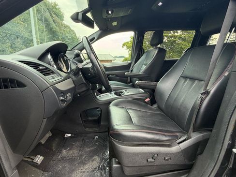Used 2018 Dodge Grand Caravan GT FWD image 11