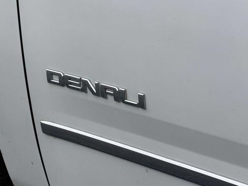 Used 2017 GMC Yukon XL Denali w/ Open Road Package AWD/4WD image 11