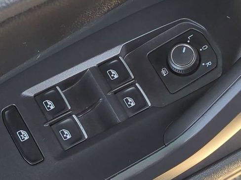 Used 2024 Volkswagen Jetta SE FWD image 26