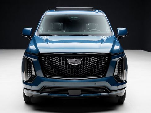 Used 2025 Cadillac Escalade Sport Platinum w/ LPO, ONYX Package RWD image 6