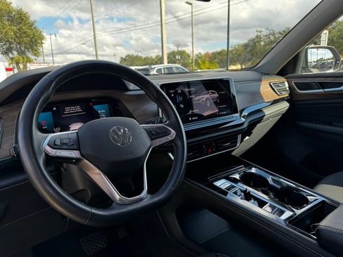 Used 2024 Volkswagen Atlas SE FWD image 23