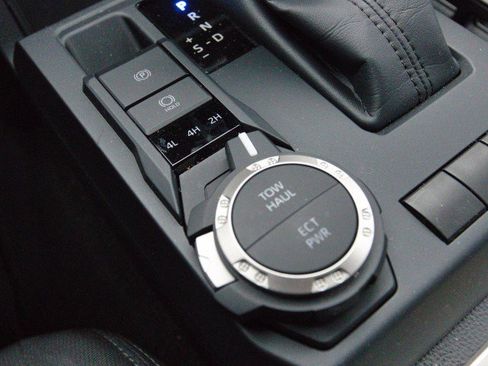 Used 2025 Toyota Tacoma SR5 image 26