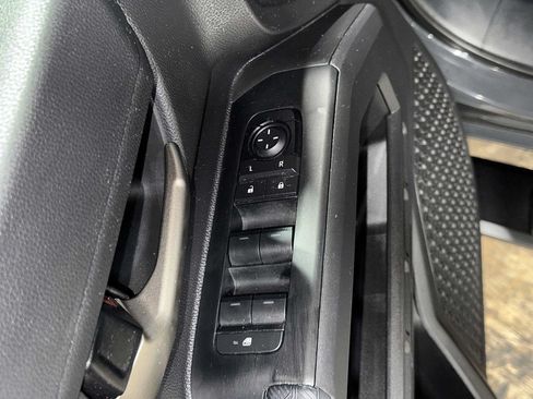 Used 2025 Toyota Tacoma TRD Off-Road AWD/4WD image 22