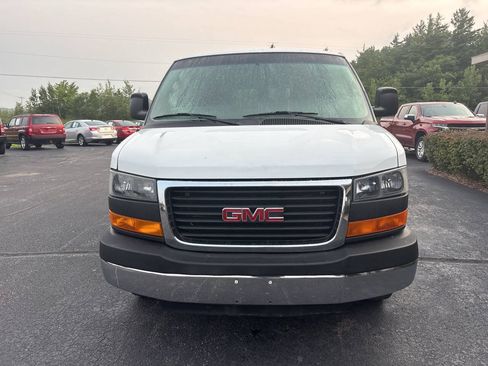 Used 2015 GMC Savana 2500 RWD image 3