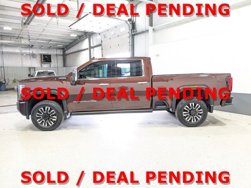 Used 2024 GMC Sierra 2500 Denali Ultimate AWD/4WD image 6