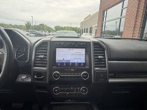 Used 2020 Ford Expedition XLT w/ Equipment Group 202A AWD/4WD image 27