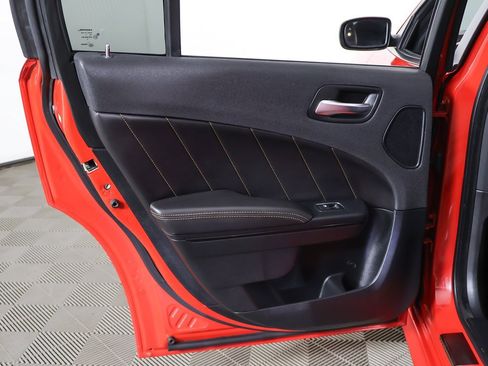 Used 2018 Dodge Charger R/T image 30