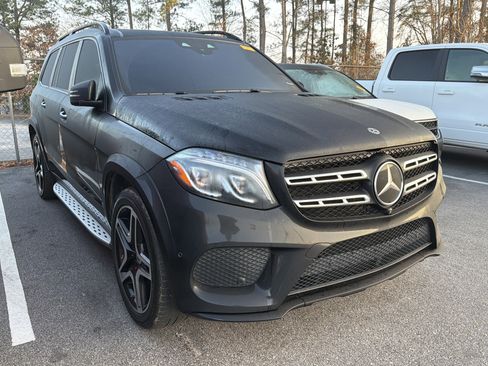 Used 2017 Mercedes-Benz GLS 550 4MATIC image 4