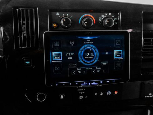 Used 2023 GMC Savana 2500 image 43