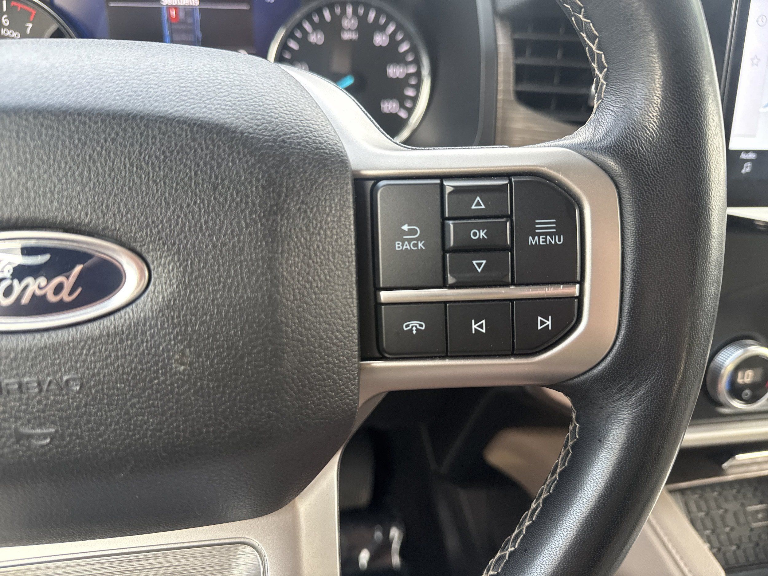 Used 2024 Ford Expedition Limited AWD/4WD image 32