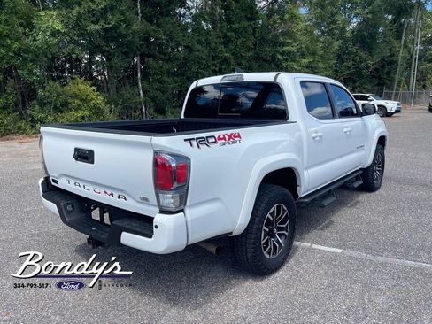 Used 2023 Toyota Tacoma TRD Sport w/ Technology Package AWD/4WD image 15