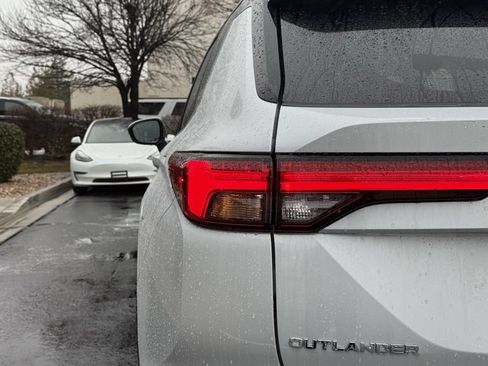 Used 2025 Mitsubishi Outlander SEL Black Edition image 35