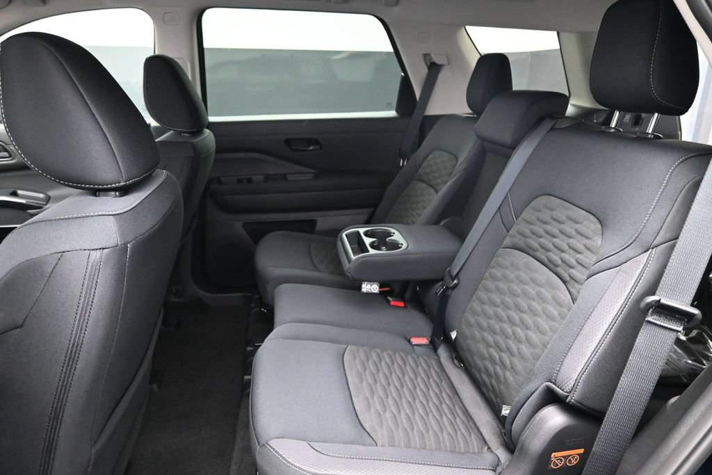 New 2026 Nissan Pathfinder SV w/ SV Premium Package FWD image 16