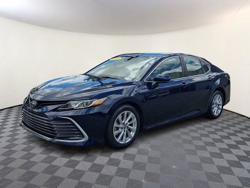 Used 2021 Toyota Camry LE FWD image 3
