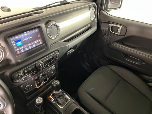 Used 2021 Jeep Wrangler Unlimited Sahara w/ Dual Top Group AWD/4WD image 34