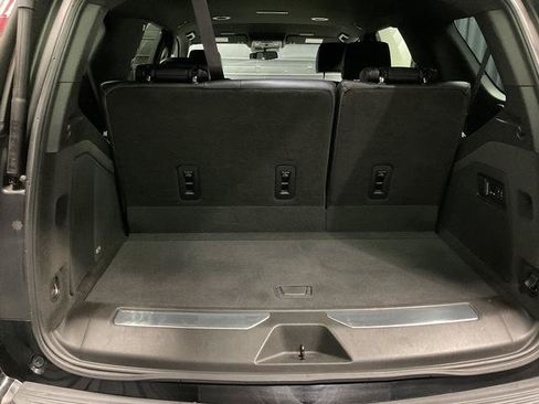 Used 2023 Cadillac Escalade Luxury AWD/4WD image 11