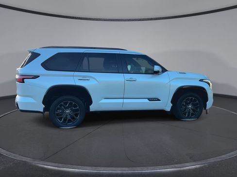 Used 2023 Toyota Sequoia Platinum AWD/4WD image 9