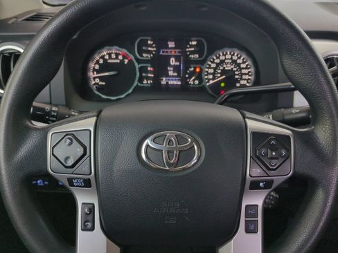Used 2018 Toyota Tundra SR5 AWD/4WD image 32