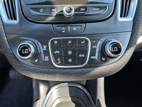 Used 2025 Chevrolet Malibu LT FWD image 11
