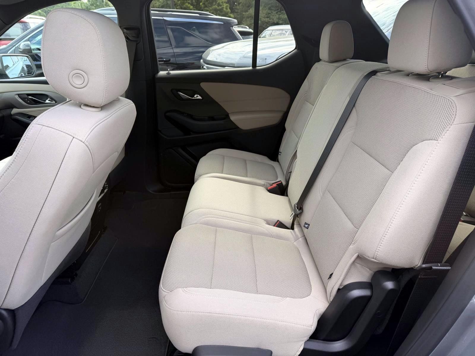 Used 2024 Chevrolet Traverse LS w/ Safety Package AWD/4WD image 13